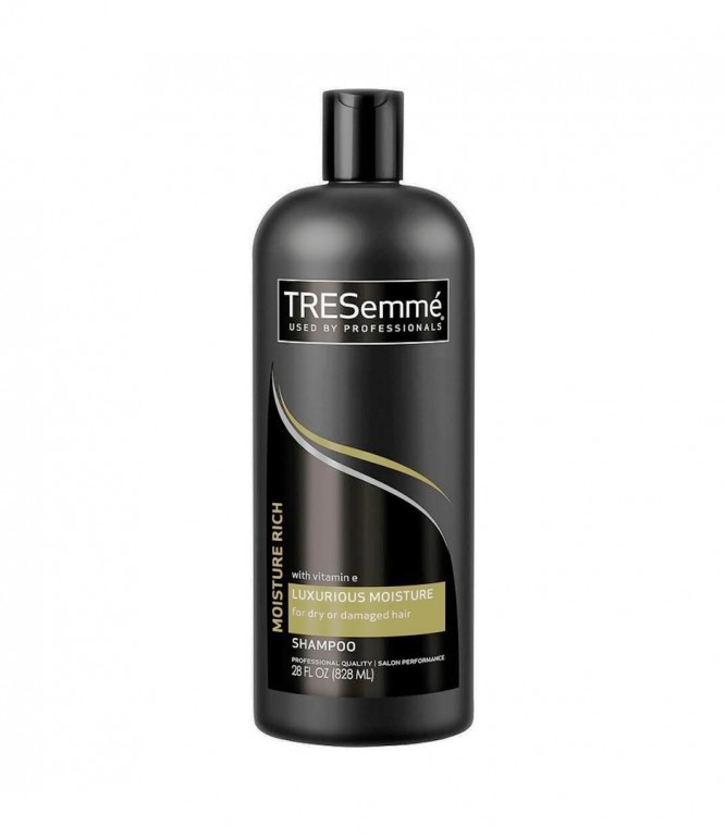 TRESemmé Moisture Rich Shampoo for dry, damaged hair 900ml