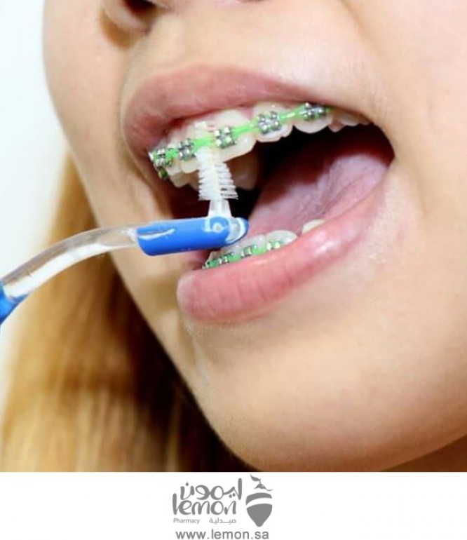 فرشاة اسنان بيورودنت تنظيف سلك التقويم وتنظيف الفراغات بين الأسنان  