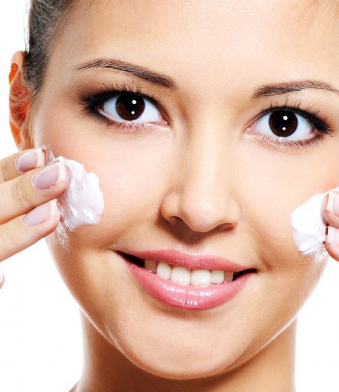 كيو في كريم ترطيب البشرة النهاري مع واقي شمس SPF30 بحجم 75 جم